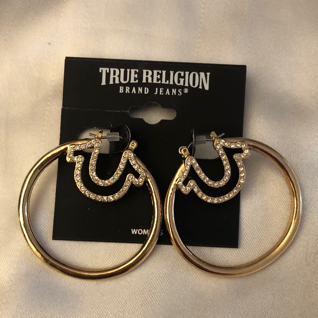 True Religion Gold Tone Hoop Earrings With Crystal Horseshoe Logo Accent Nwt